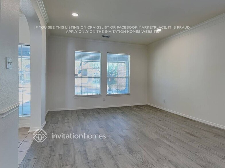 Building Photo - 15231 Henderson Point Dr