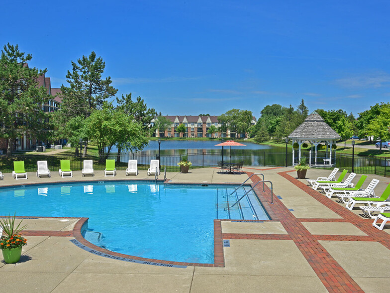 Pool Deck - Stone Ridge Apartments