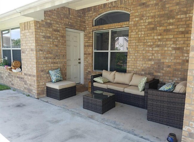 Building Photo - 15019 Rockdale Bridge Ln