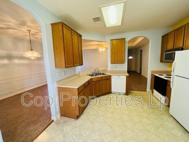 Building Photo - 6239 Parkland Oaks Dr