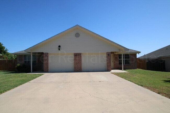 Primary Photo - Heights Three-Bedroom Duplex!