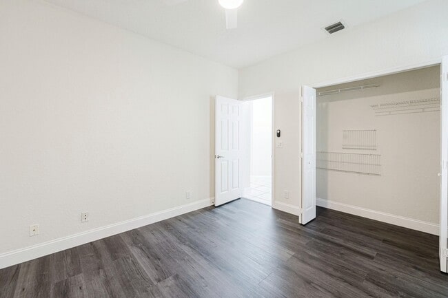 Building Photo - 12630 Torbay Dr