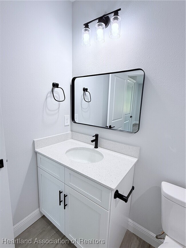 Building Photo - 6940 Dickinson Dr