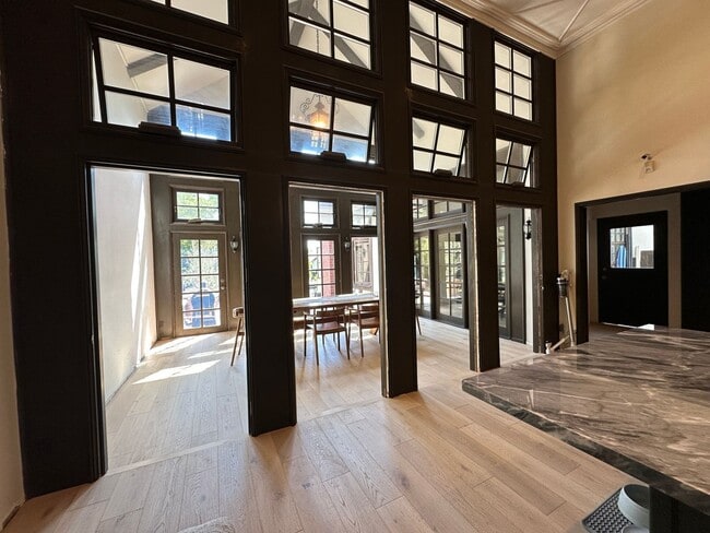 Building Photo - SPACIOUS MANSION WITH 2 PRIVATE ROOMS *FOR...