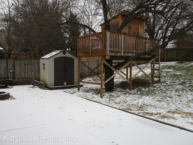 Building Photo - 4 br, 2.5 bath House - 4900 Arrowview Drive