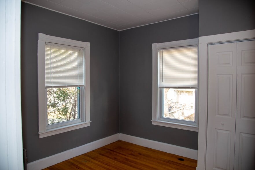 Building Photo - 95 Bradford Ave