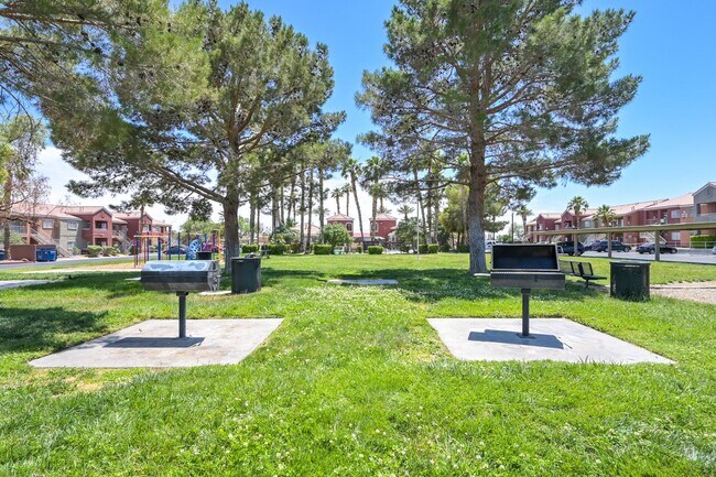 Building Photo - NE Near Nellis! Gated! Community Pool, Spa...