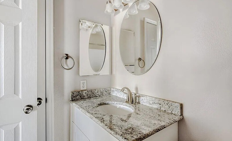 Building Photo - 7710 Sandy Springs Point