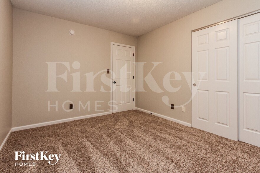 Building Photo - 1164 Chestnut Ln