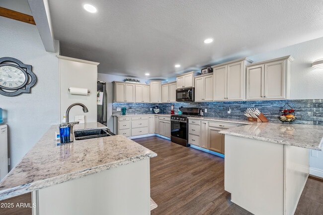Building Photo - 1207 N Arrowhead Dr