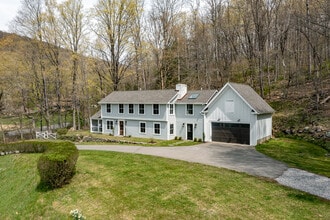 Building Photo - 60 Macedonia Brook Rd