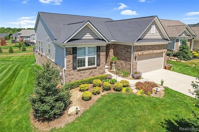 Building Photo - 5008 Oakdale Dr