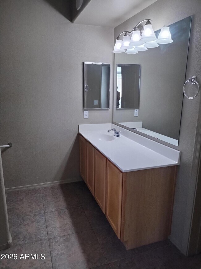 Building Photo - 16825 N 14th St