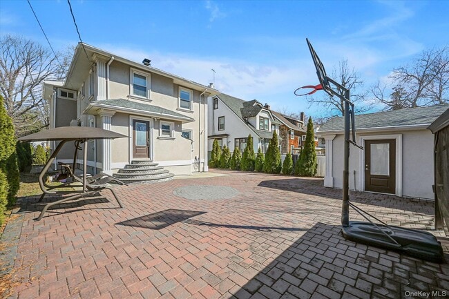 Building Photo - 85-16 Abingdon Rd