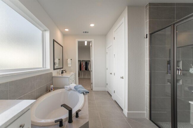 Building Photo - 71 Perennial Cyn Dr