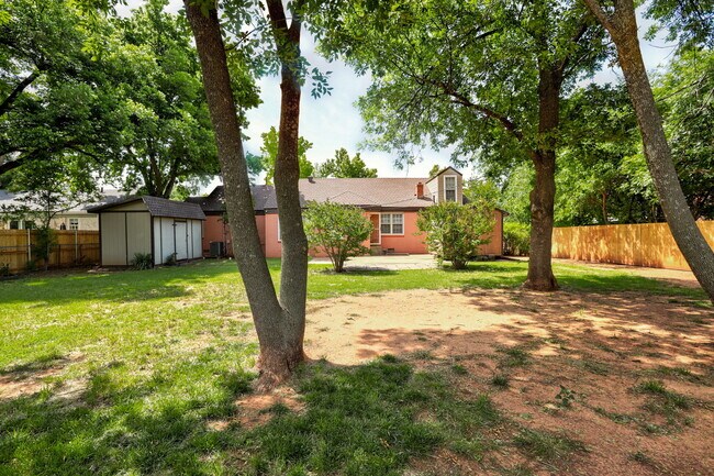 Building Photo - 821 NW 48th St