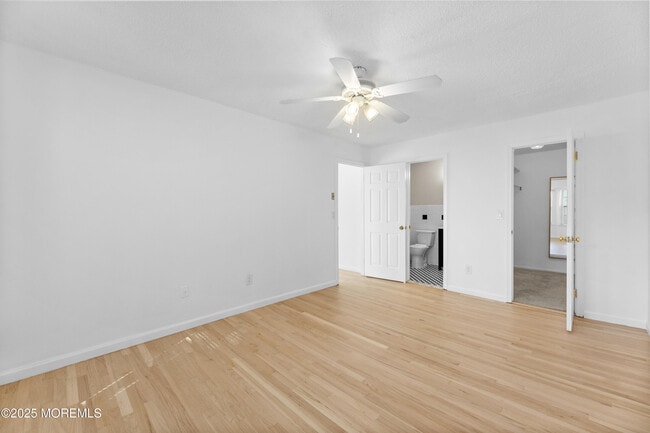 Building Photo - 316 Tulip Ln