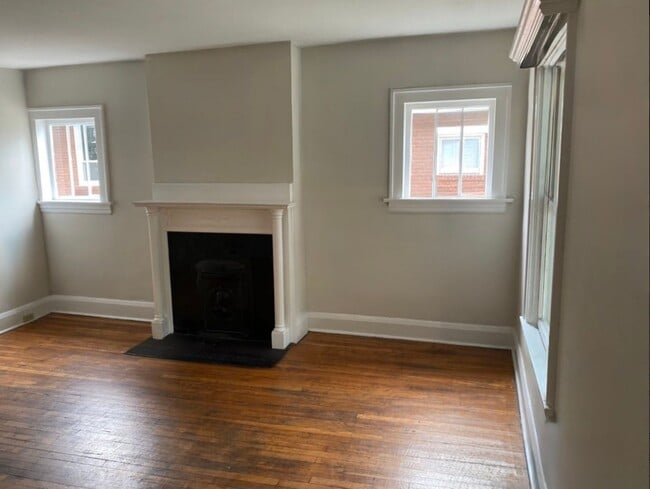Building Photo - 424 Oldham Ave