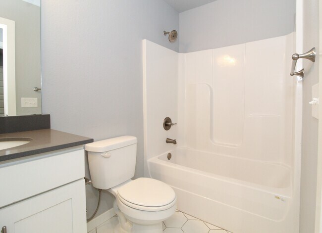 Building Photo - 427 Wagon Wheel Ave