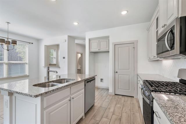 Building Photo - 5836 Ridgeline Dr