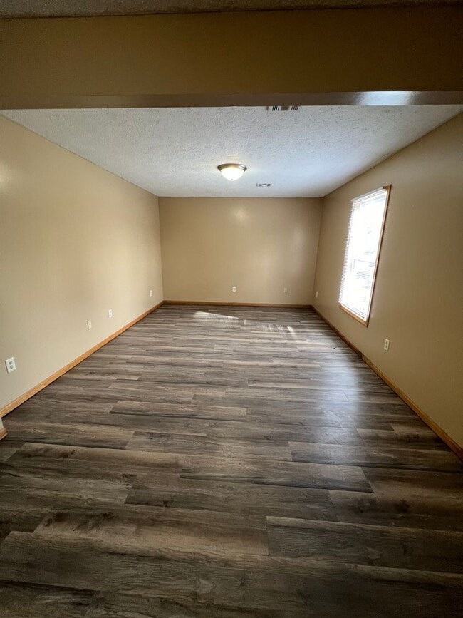 Building Photo - 222-222 W Home St