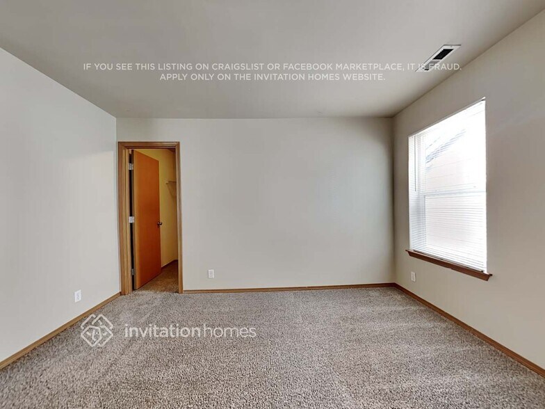 Building Photo - 1509 203rd St E
