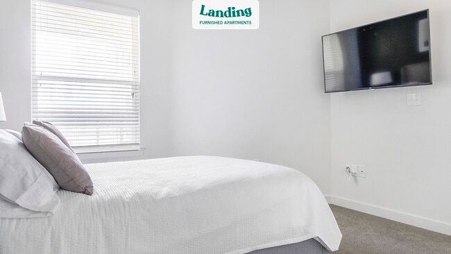 Building Photo - 2021 Sullivan Ln