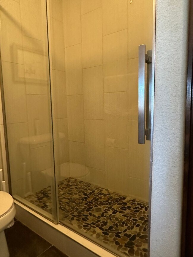 Building Photo - Available May through November 2026 Short term, Pool home, Furnished