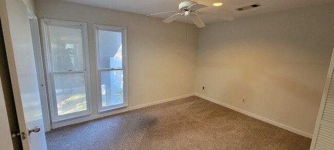 Building Photo - 1055 Quinn St