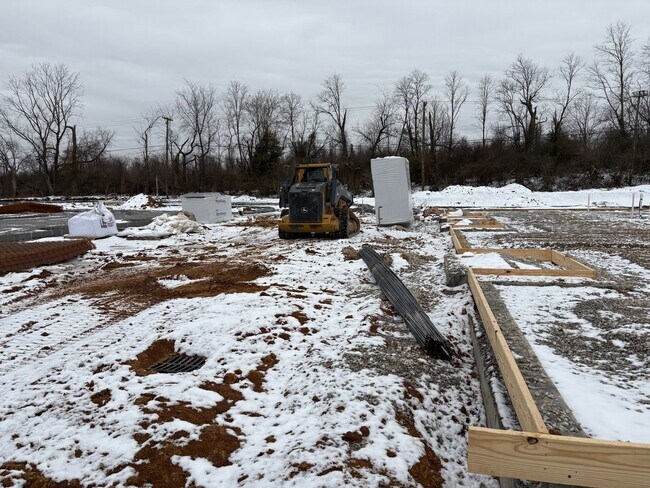 Building Photo - Crestview