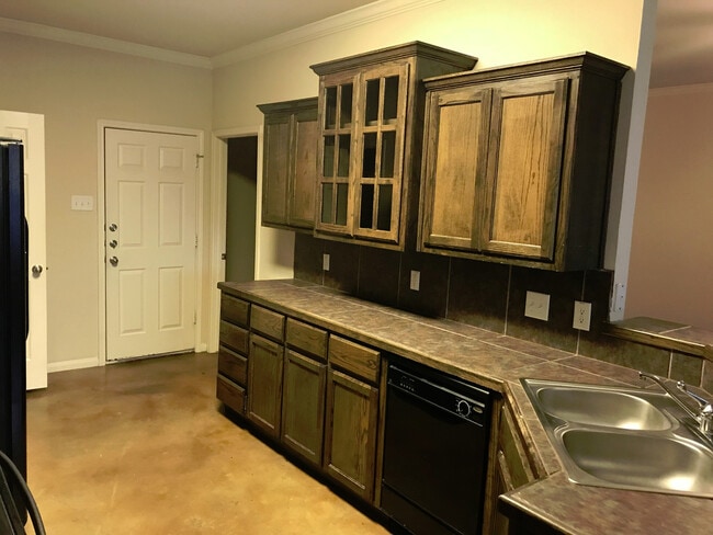 Building Photo - Duplex