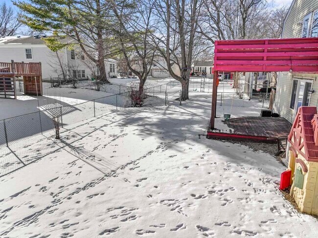 Building Photo - 9 Edgewood Rd