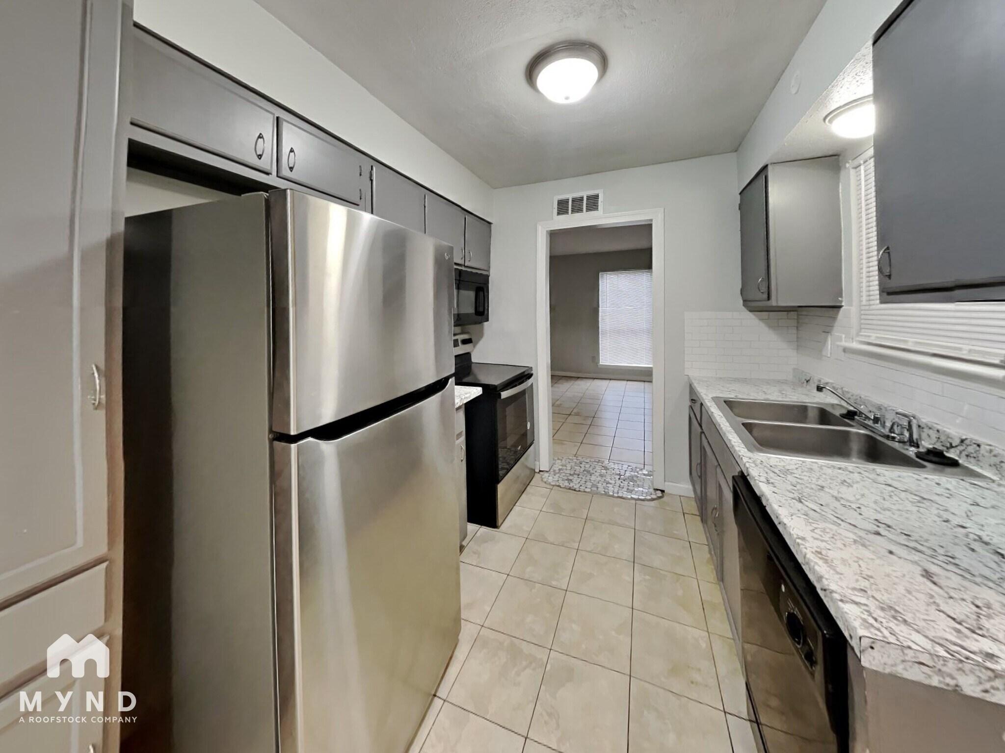 Building Photo - 6035 Devon Cir