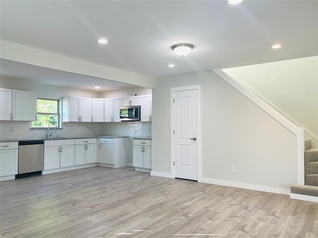 Building Photo - 1032 Hoke Smith Dr