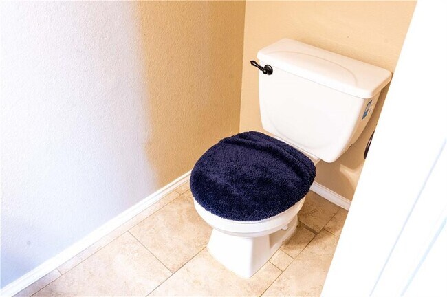 Building Photo - 1608 Diana Dr