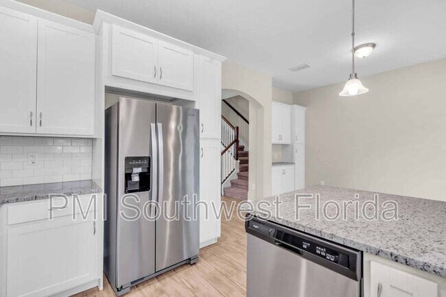 Building Photo - 5025 Skyview Ln