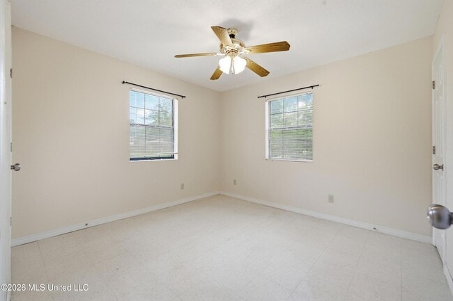 Building Photo - 815 Amar St