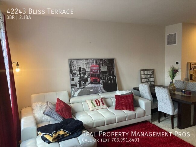 Building Photo - 42243 Bliss Terrace