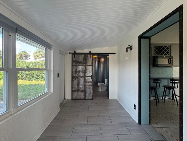 Building Photo - 2/2 in Ormond By The Sea