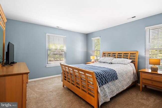 Building Photo - 107 Sweetwater Dr