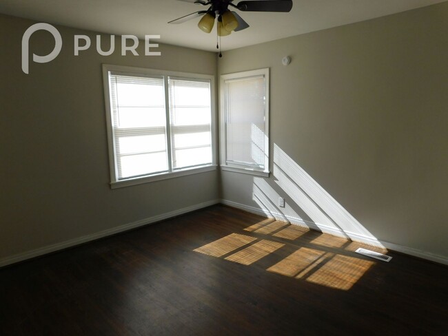 Building Photo - 909 5 Mile Rd