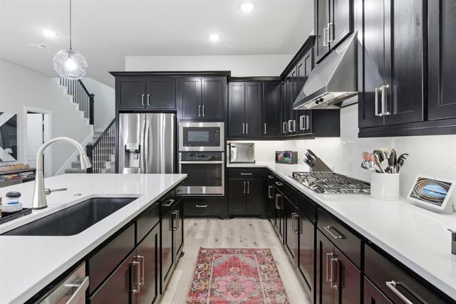 Building Photo - 14404 Balmoral Pl