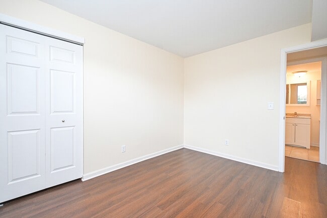 Building Photo - 4328 Villa Dr