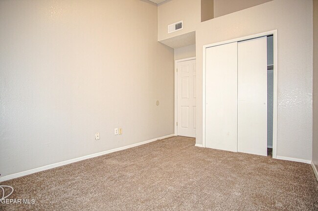 Building Photo - 11026 Splendor Ct