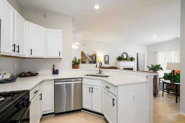 Building Photo - Carriage Place at Lake Chesterfield