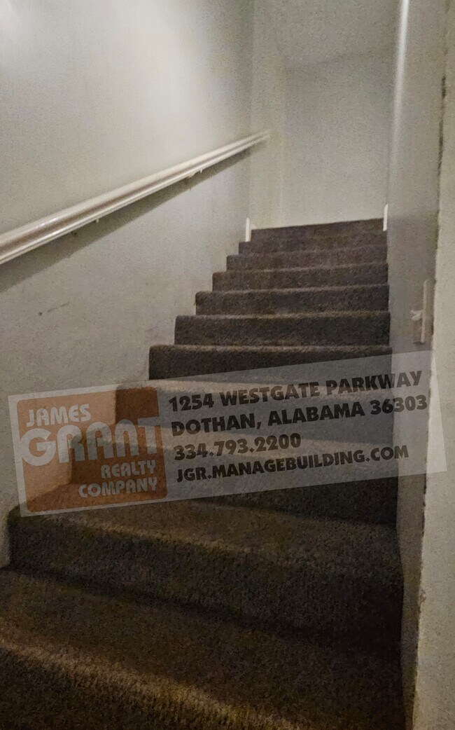 Building Photo - 211 Plantation Rd