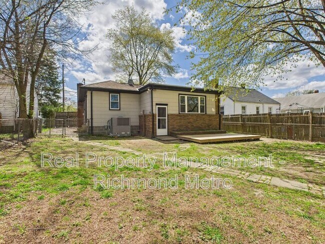 Building Photo - 2306 Kent St