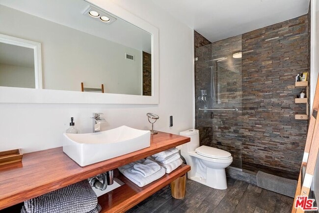 Building Photo - 3063 Deep Canyon Dr