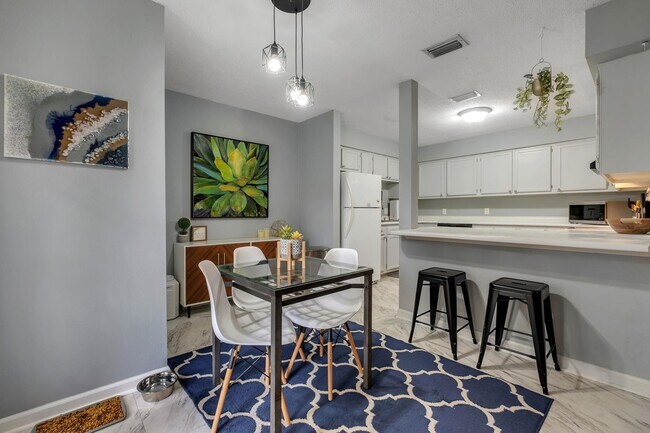 Building Photo - 2815 Misty Garden Cir