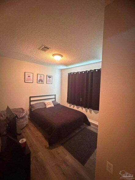 Building Photo - 4045 Glenway Dr